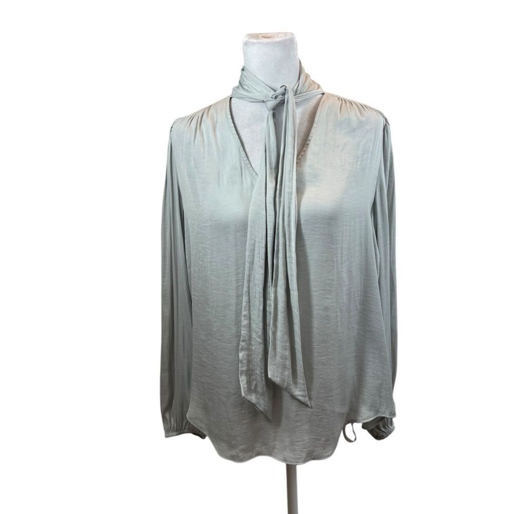 Ladies Maison d’ Amelie brand Light Grey Tie‎ Neck Long Sleeve Blouse Size Small